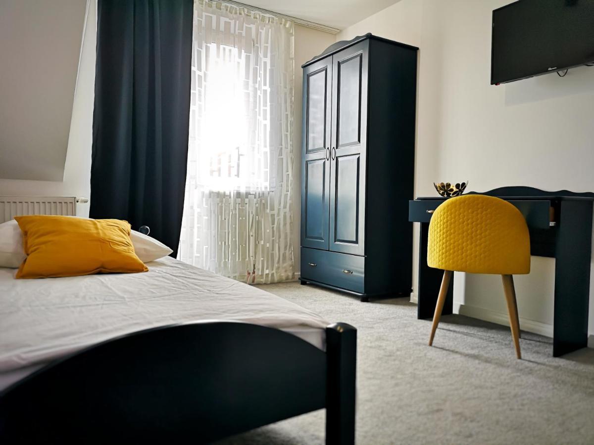 Hotel Tara キェルツェ エクステリア 写真